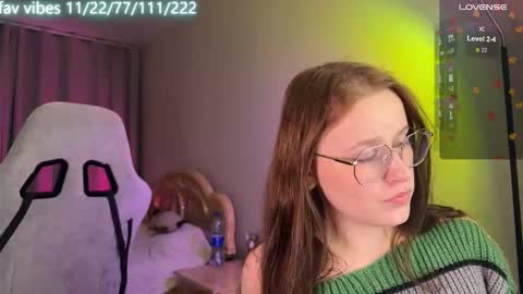 lynne_dawson online show from October 11, 5:16 pm