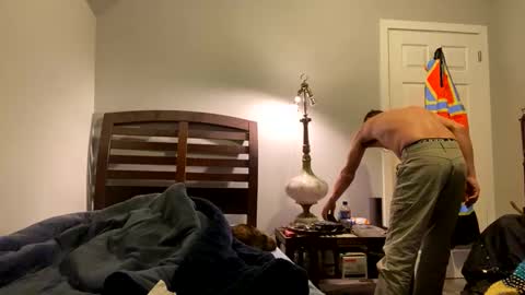 lynnslade online show from December 14, 1:28 pm