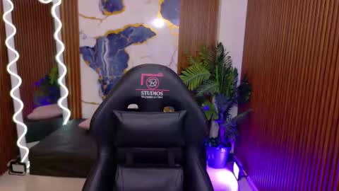 lyra_tay online show from July 29, 7:03 pm