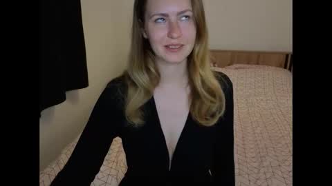 Lura online show from May 1, 8:14 pm