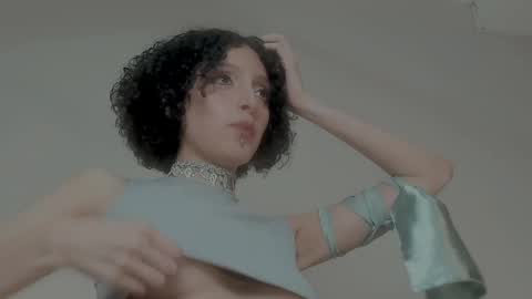 Lyravendrell online show from May 16, 1:57 am
