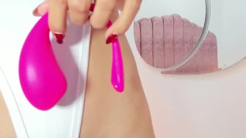 Snapshot of lyxi_ chatting on February 28, 3:04 pm Lyxi online show from February 28, 3:04 pm
