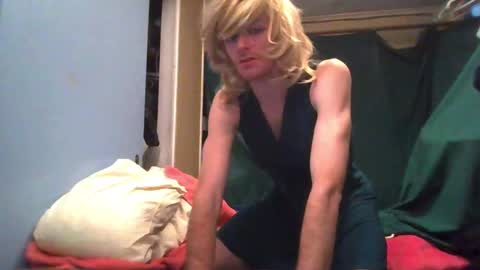 Snapshot of m19261 chatting on December 18, 9:29 pm Even online show from December 18, 9:29 pm