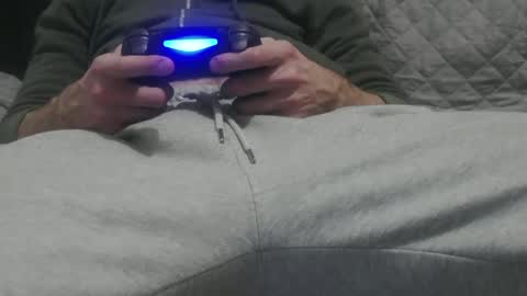 m4dh4tter24 online show from December 8, 11:40 pm