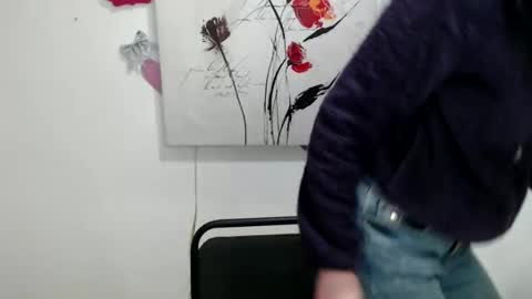 m_i_k_i_ online show from February 20, 12:18 pm