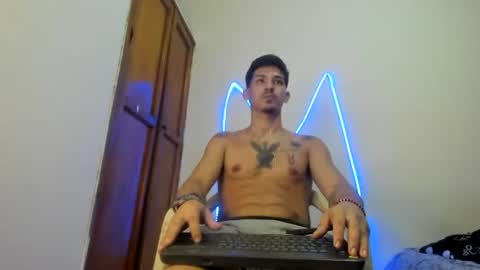 itgram pezlo josue online show from December 22, 11:33 pm