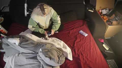 Mac Troy online show from November 24, 8:40 pm