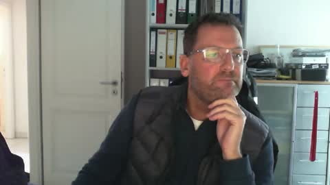 macfly67 online show from December 6, 12:22 pm