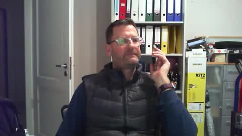 macfly67 online show from November 25, 6:28 pm