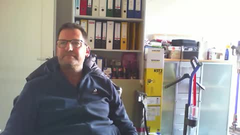 macfly67 online show from October 18, 2:21 pm