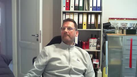 macfly67 online show from December 24, 2:33 pm