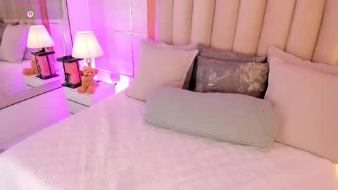    online show from February 6, 8:00 pm