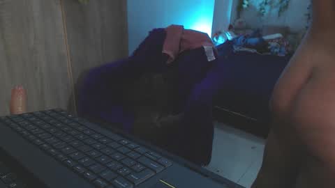 maddiie and clyde online show from December 3, 6:08 pm