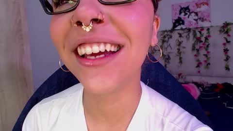 Snapshot of maddiiebrooks chatting on October 15, 3:24 pm Maddie online show from October 15, 3:24 pm