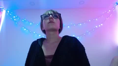 Maddy UwU online show from December 16, 8:59 pm