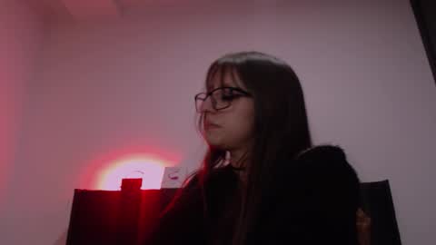 Maddy UwU online show from November 7, 11:29 pm