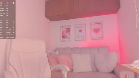 Snapshot of maddy_bronw chatting on September 22, 11:31 pm Maddy online show from September 22, 11:31 pm