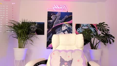 maddy_uwu online show from December 23, 2:02 am