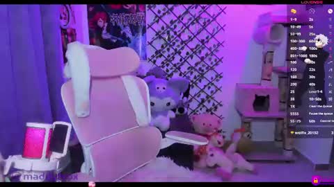 Maddy Foox online show from June 28, 11:45 pm