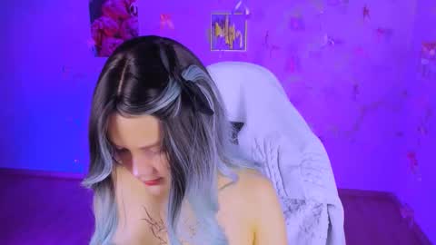 Madeline online show from November 27, 8:22 am