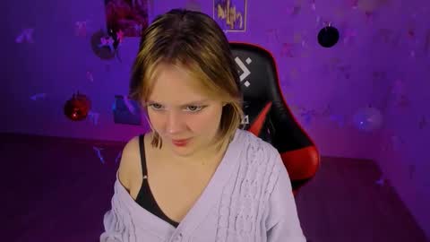 Madeline online show from December 18, 4:19 am