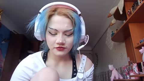 Alice Kaneki online show from February 9, 5:55 am