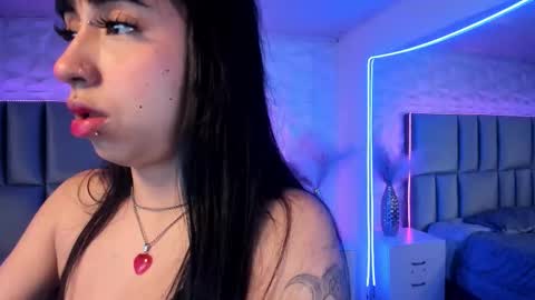 Snapshot of madison_darkk chatting on October 10, 1:17 pm MADISON online show from October 10, 1:17 pm