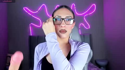 madison_rey__ online show from November 22, 2:15 pm