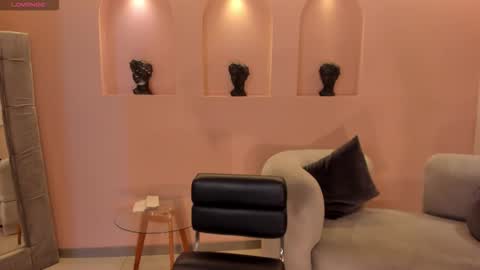 Maddi Collins online show from October 22, 4:48 am