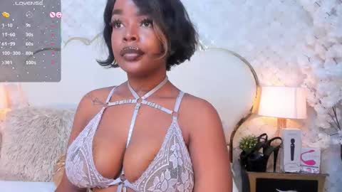 Madisson Lopez online show from November 9, 5:22 am