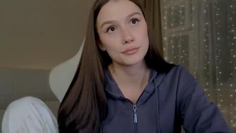 Madi Soon online show from November 6, 4:43 pm