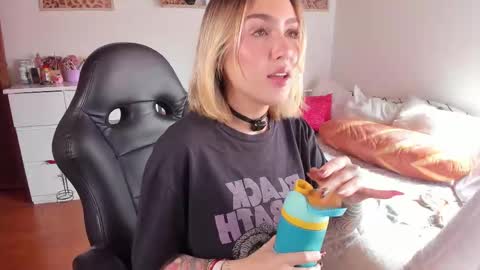 Maeve  schedule 11 am- 530 pm colombia time  online show from February 2, 6:37 pm