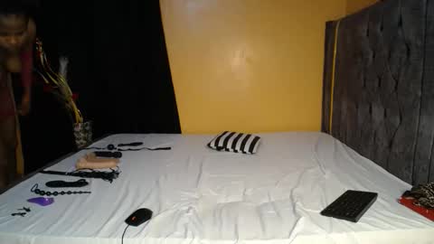 PENDO AND VIV online show from November 1, 7:02 pm