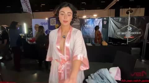 Meaves online show from November 9, 2:04 am