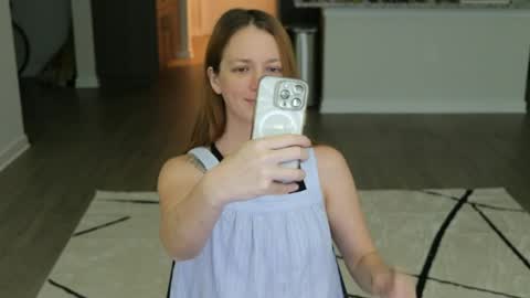 Mae online show from March 29, 7:37 pm