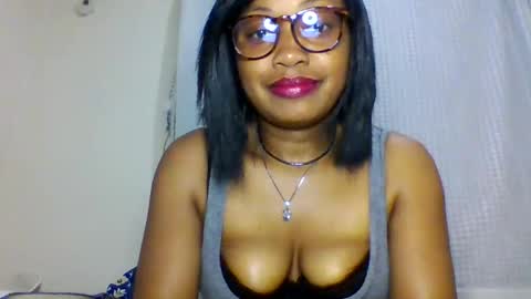 Snapshot of magdalinemus chatting on October 16, 12:43 am magdalinemus online show from October 16, 12:43 am