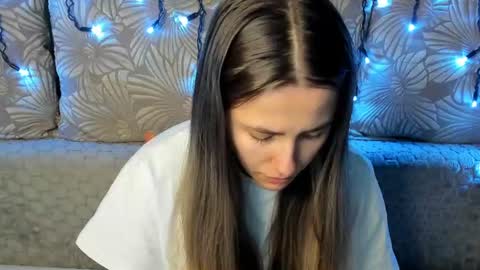 Maggie online show from June 19, 2:50 am
