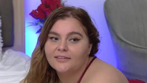 Snapshot of maggiedevon chatting on October 16, 5:29 am MaggieDevon online show from October 16, 5:29 am