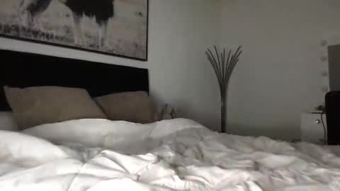 maggie lodes online show from March 17, 1:10 am