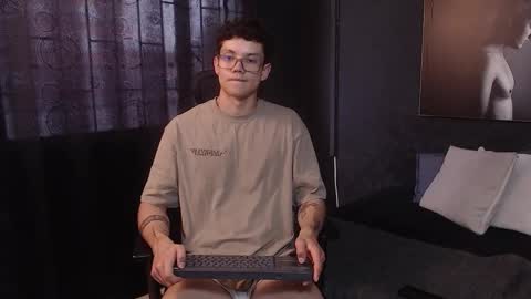 Damian Rivers online show from December 15, 9:11 pm