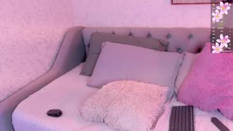 Emmy online show from March 25, 7:53 pm