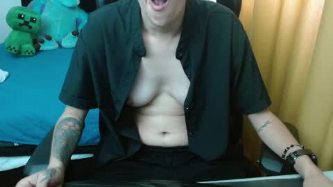 Jade online show from May 8, 5:18 pm