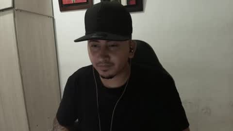 magic_milk23 online show from October 1, 3:05 am