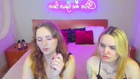 Lili and Bella online show from March 4, 7:16 am