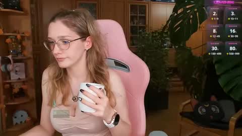 Nicole online show from October 6, 6:04 pm