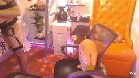 Snapshot of magnificentlydevilqueen chatting on October 24, 9:54 am MagnificentlyDEVILQueen online show from October 24, 9:54 am