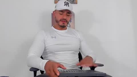 Magnusclark online show from June 3, 7:08 pm