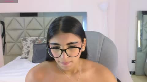 Maiaa Ruiz  online show from April 28, 12:42 pm
