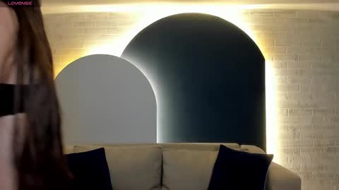  Maia  online show from December 19, 6:58 pm