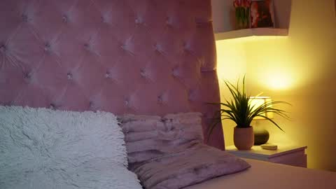  Maia  online show from April 6, 10:00 pm